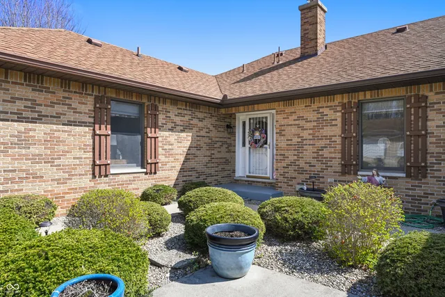 $999,900 | 6813 East Co Road 200 North, Greensburg, IN 47240