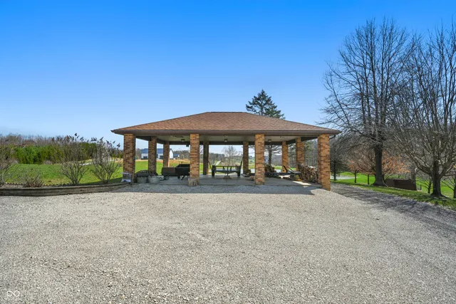 $999,900 | 6813 East Co Road 200 North, Greensburg, IN 47240