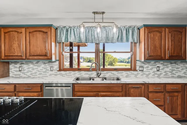 $999,900 | 6813 East Co Road 200 North, Greensburg, IN 47240