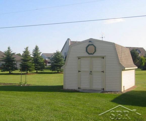 8215 North River Road Freeland, MI 48623 - Photo 5 of 8 20041568-5.JPG