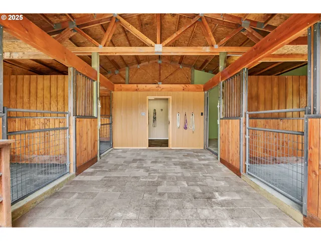 $669,000 | 453 Riverwood Lane, Oakland, OR 97462