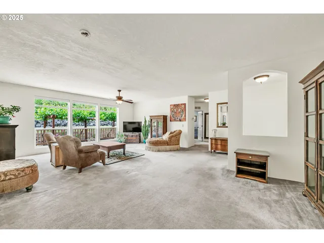 $669,000 | 453 Riverwood Lane, Oakland, OR 97462