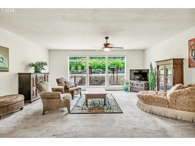 $669,000 | 453 Riverwood Lane, Oakland, OR 97462