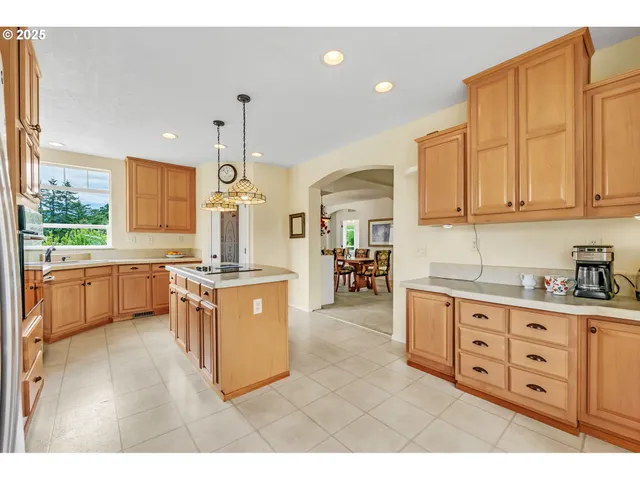 $669,000 | 453 Riverwood Lane, Oakland, OR 97462