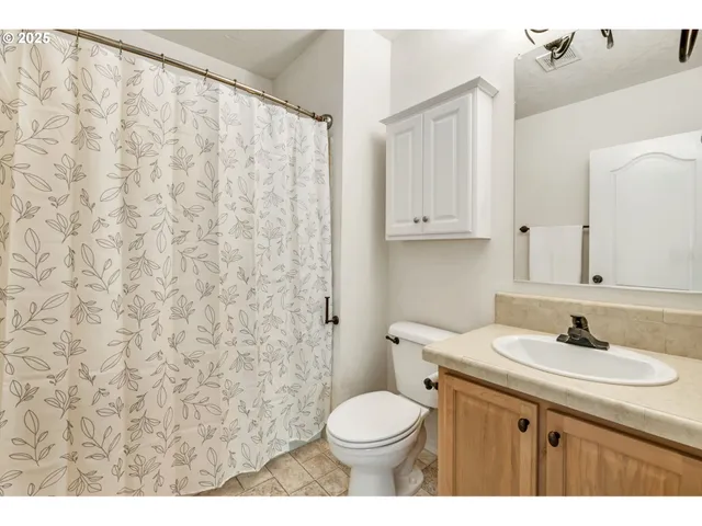 $669,000 | 453 Riverwood Lane, Oakland, OR 97462