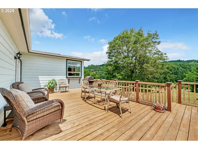 $669,000 | 453 Riverwood Lane, Oakland, OR 97462