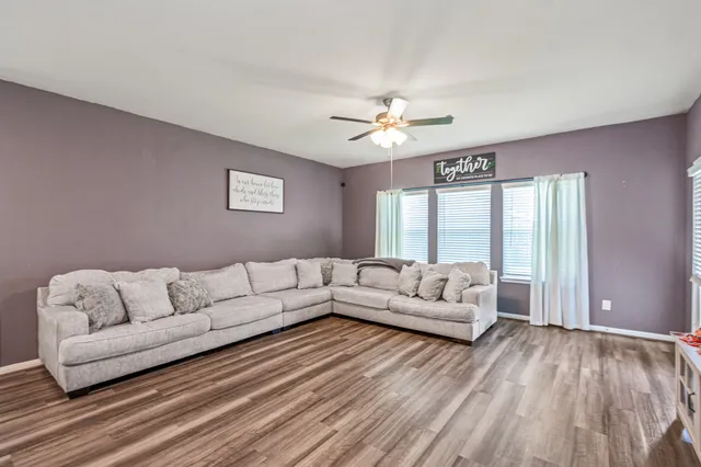 $360,000 | 2715 Fairfield Landing Lane, Pearland, TX 77089