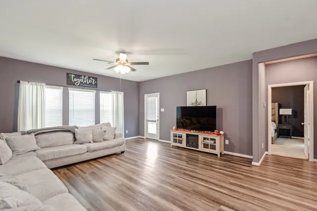 $360,000 | 2715 Fairfield Landing Lane, Pearland, TX 77089