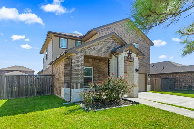 $360,000 | 2715 Fairfield Landing Lane, Pearland, TX 77089