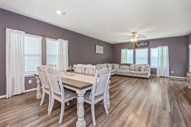 $360,000 | 2715 Fairfield Landing Lane, Pearland, TX 77089