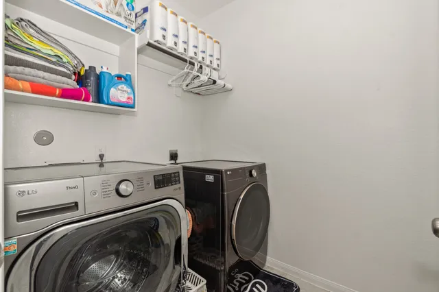 $360,000 | 2715 Fairfield Landing Lane, Pearland, TX 77089