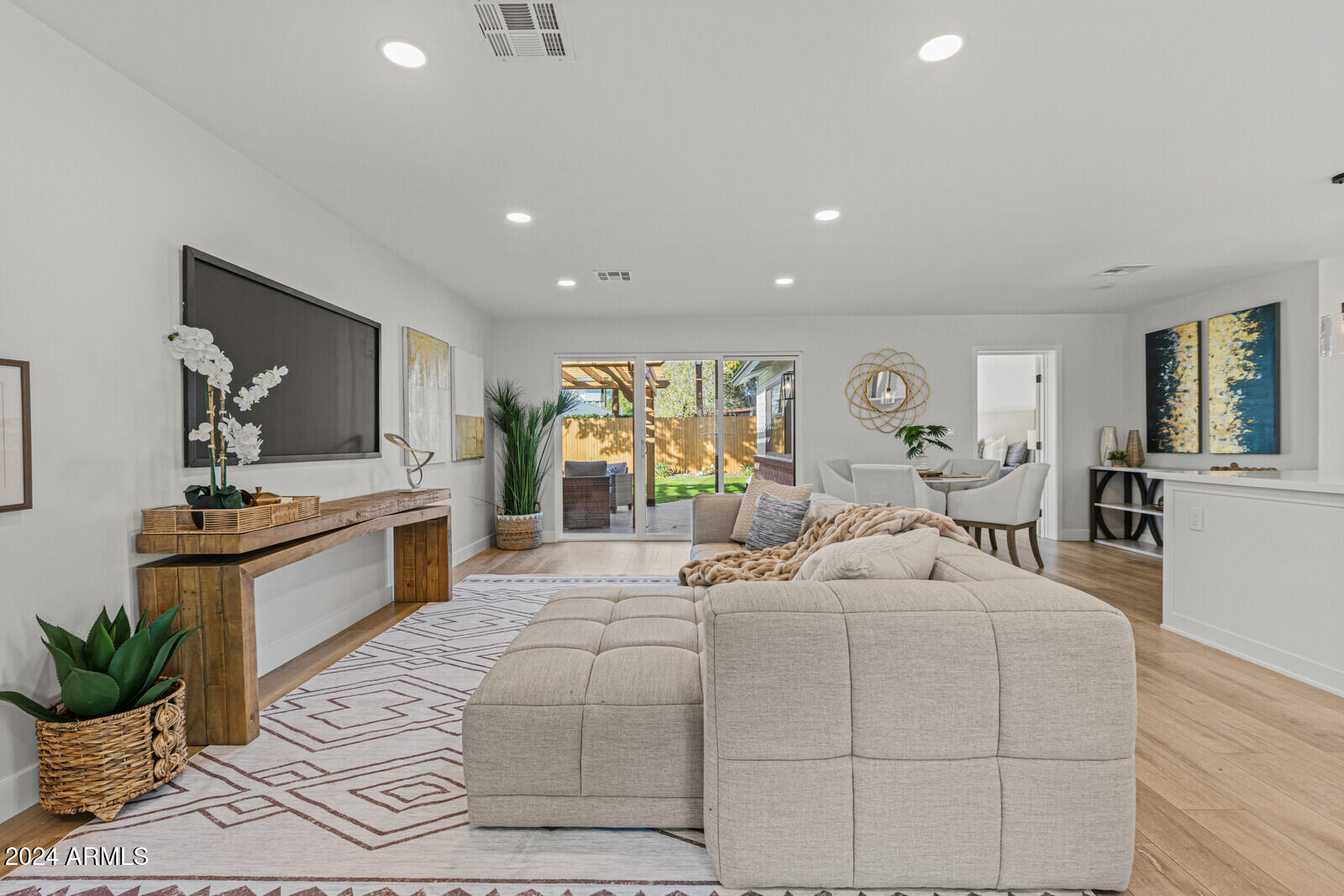 1930 East Rancho Drive Phoenix, AZ 85016 - Photo 41 of 45 Come On In