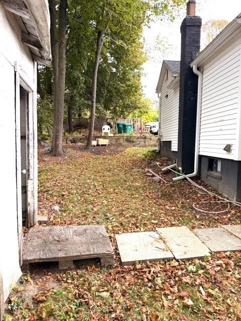 108 R Pratt Street Fitchburg, MA 01420 - Photo 4 of 28