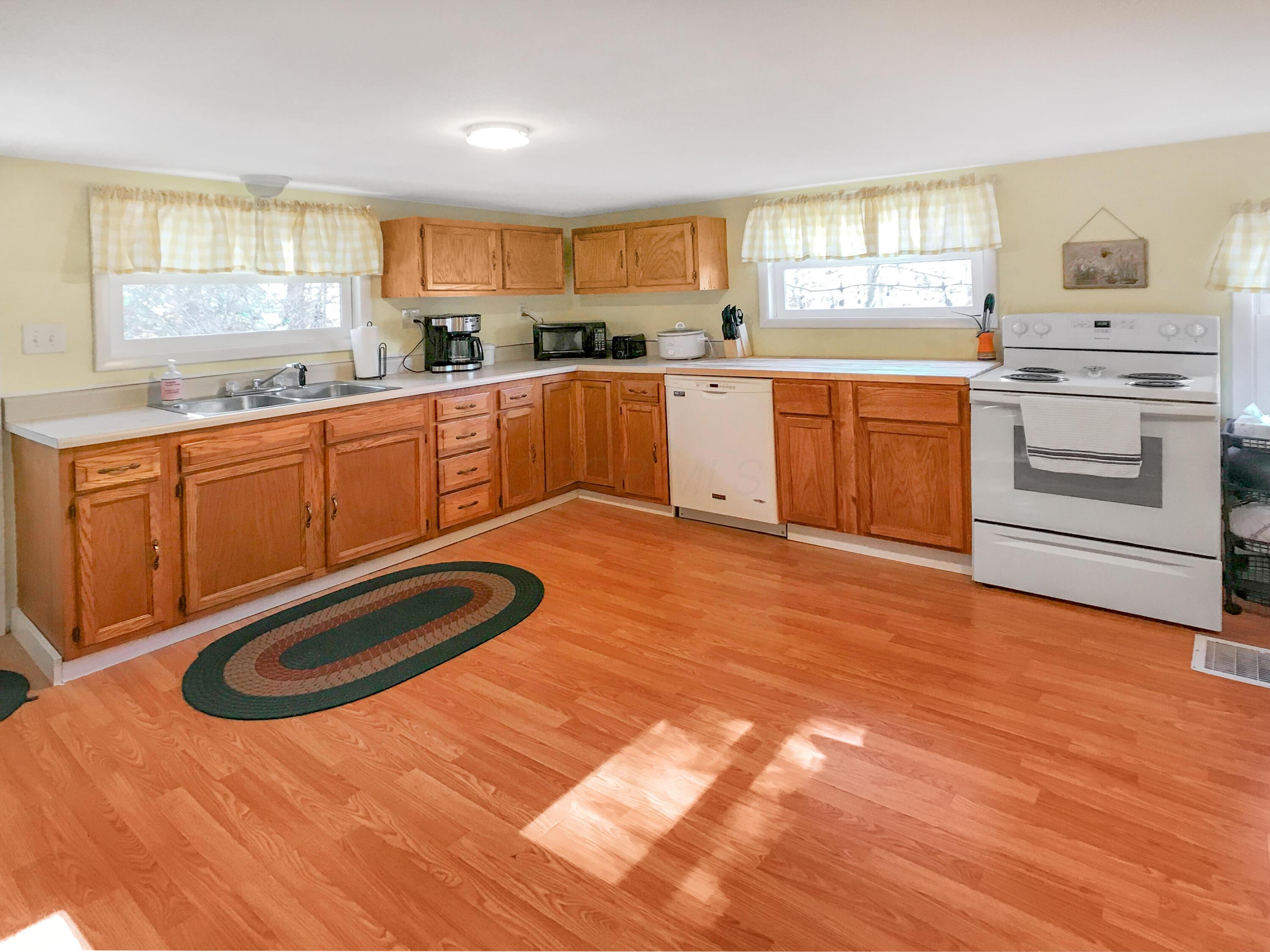 988 Connett Road Nelsonville, OH 45764 - Photo 12 of 28 All appliances remain