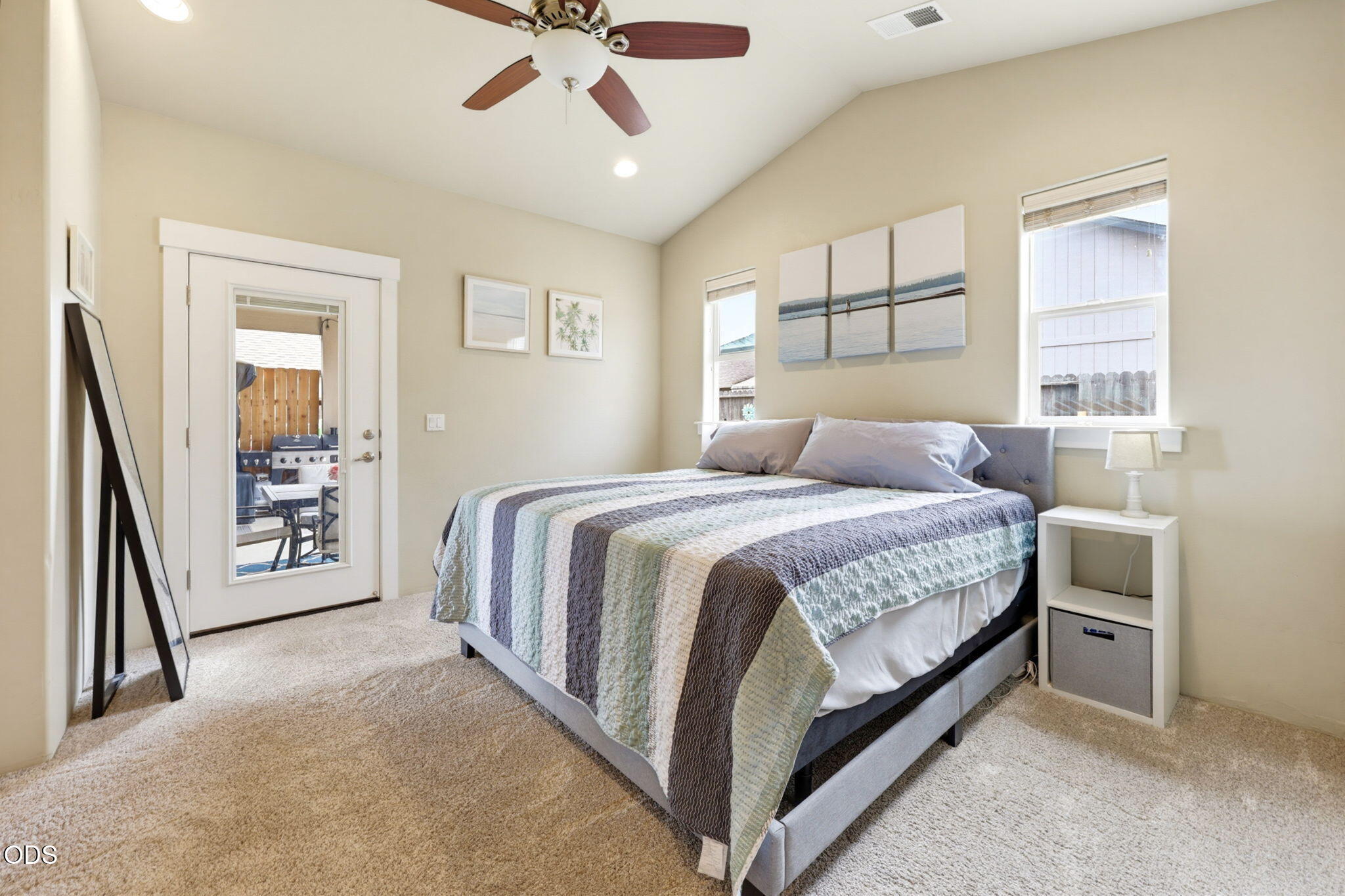 1051 Compton Way Medford, OR 97501 - Photo 13 of 29