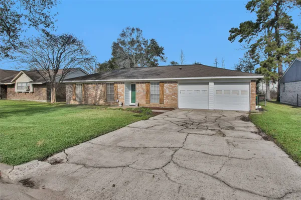 $225,000 | 227 Crest Hill Drive, Conroe, TX 77301