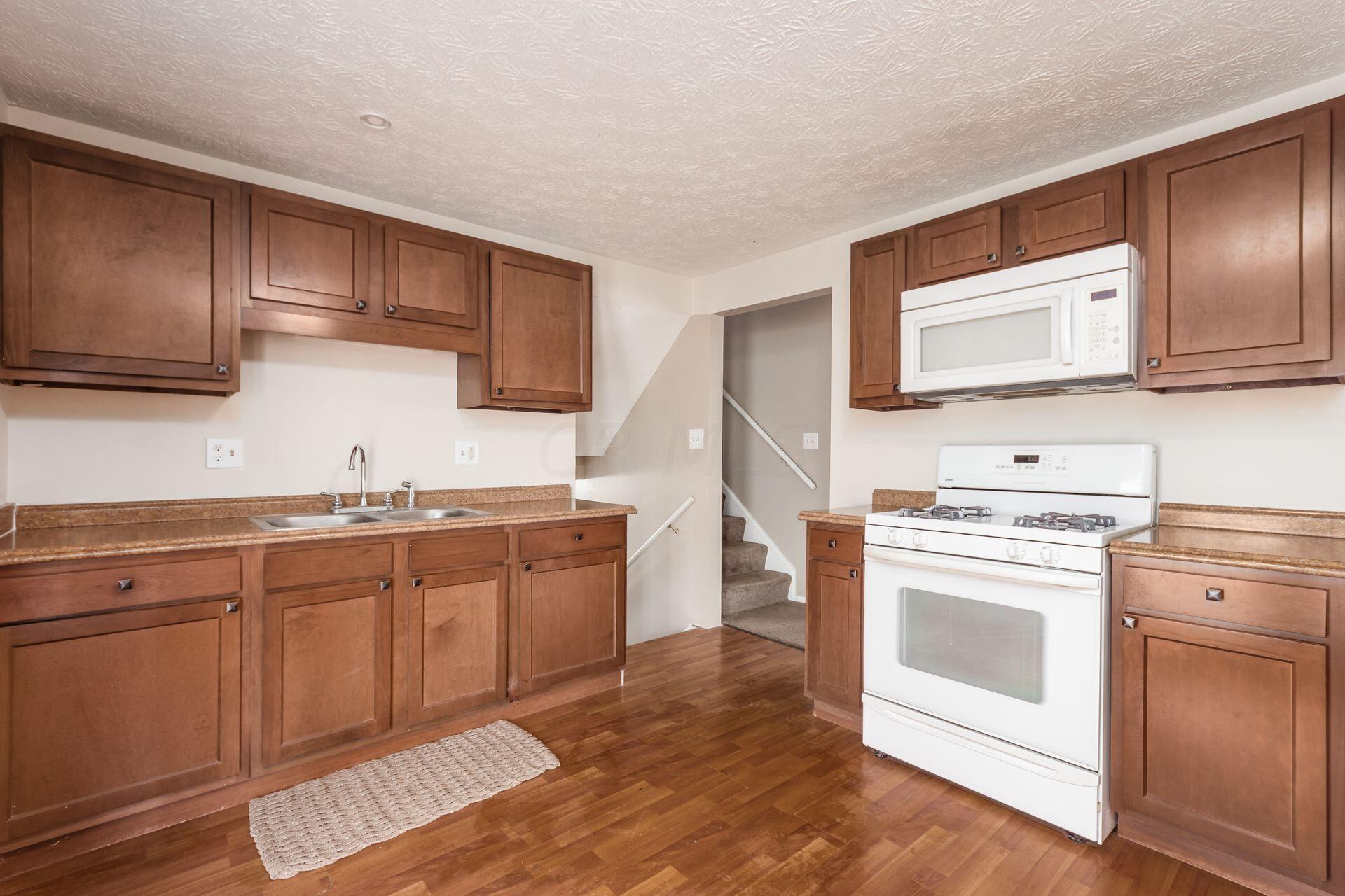2970 Upton Road East Columbus, OH 43232 - Photo 13 of 31 Kitchen