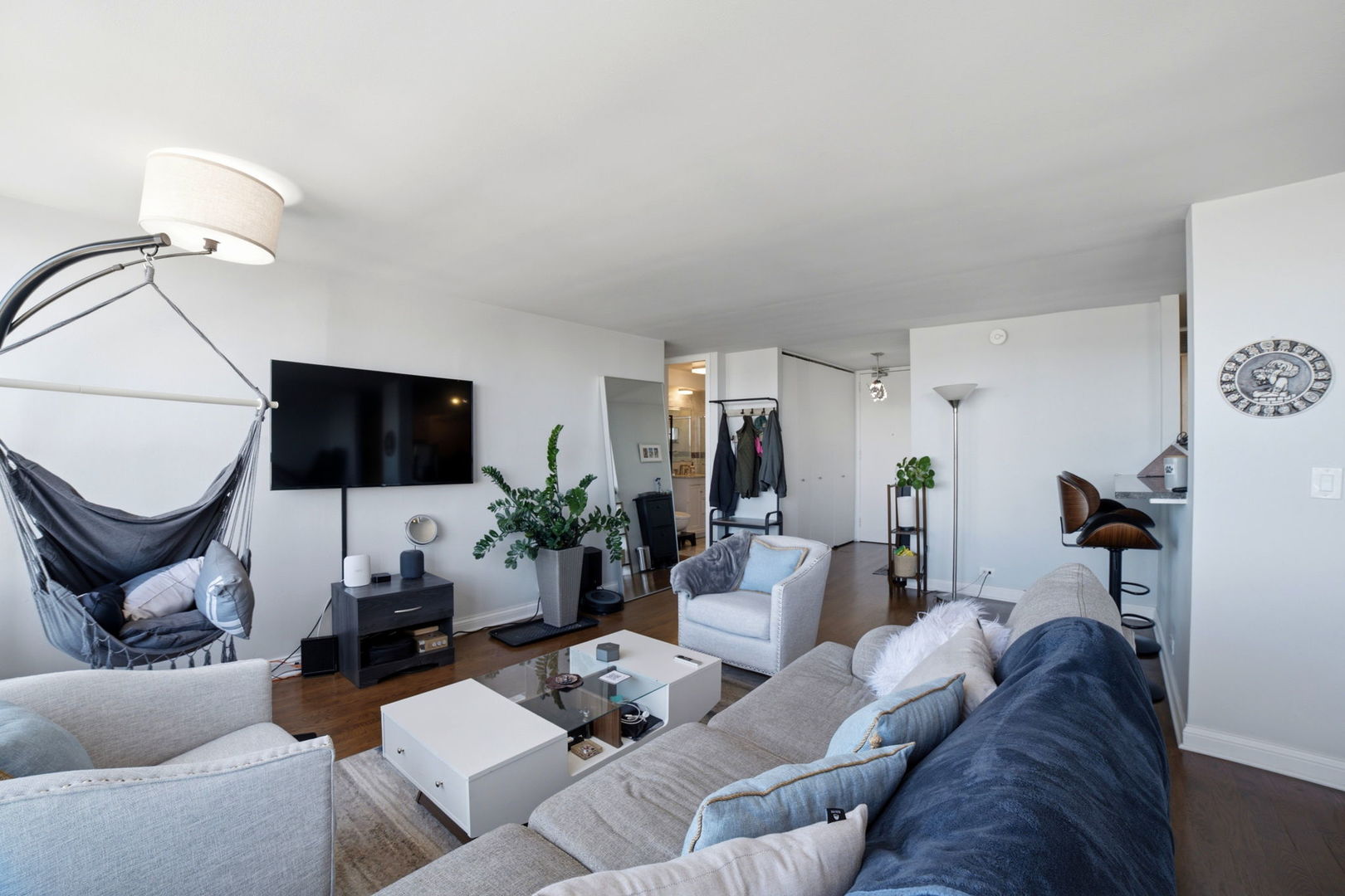 655 West Irving Park Road, Unit 2704 Chicago, IL 60613 - Photo 6 of 27