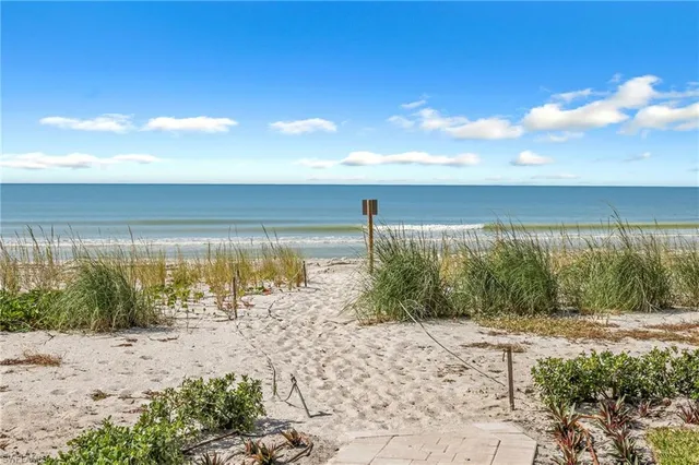$16,500 | 9653 Gulf Shore Drive, Unit 402, Naples, FL 34108