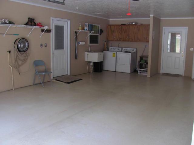 447 R D Prince Road Decherd, TN 37324 - Photo 13 of 20 a view of living room washer and dryer