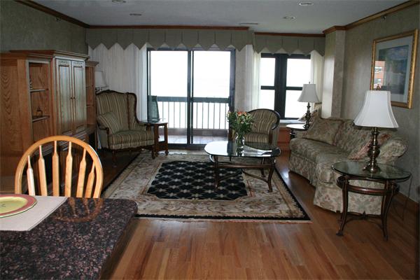1 Seal Harbor Road, Unit 702 Winthrop, MA 02152 - Photo 7 of 16 Gallery Image 7
