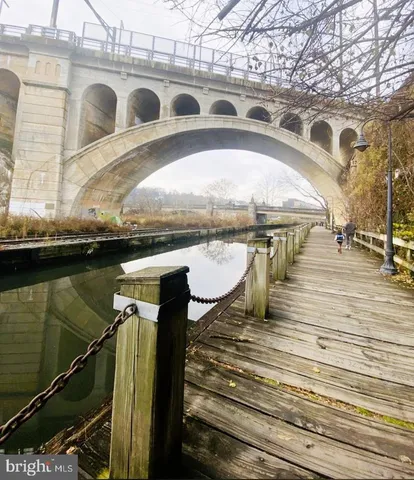 a view of a water fountain