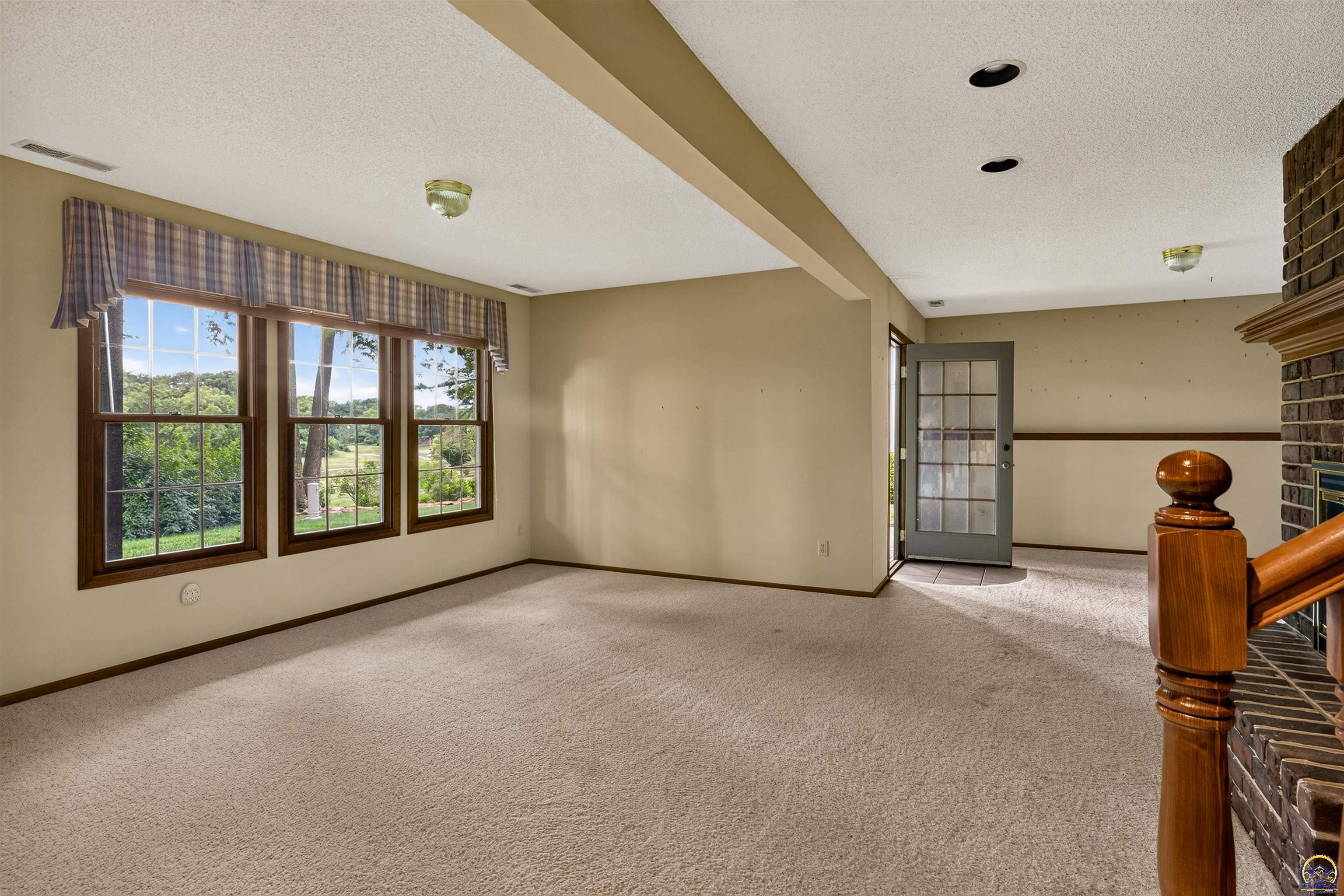 4305 Quail Pointe Road Lawrence, KS 66047 - Photo 27 of 40