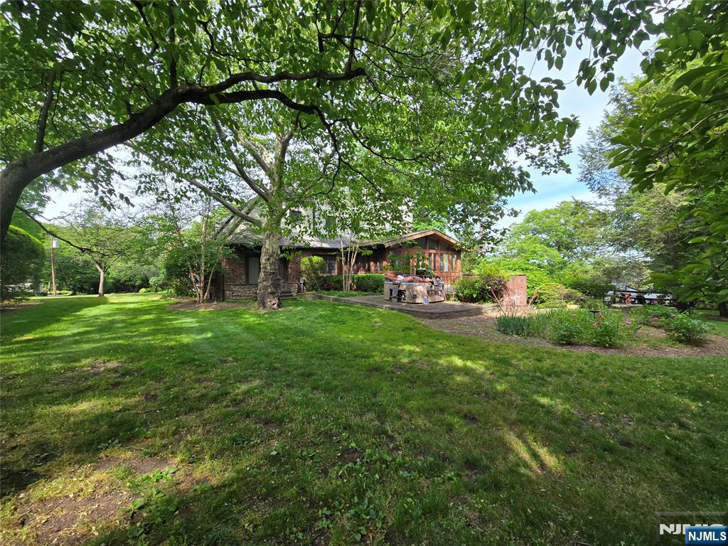 220 Manor Road Ridgewood, NJ 07450 - Photo 15 of 15