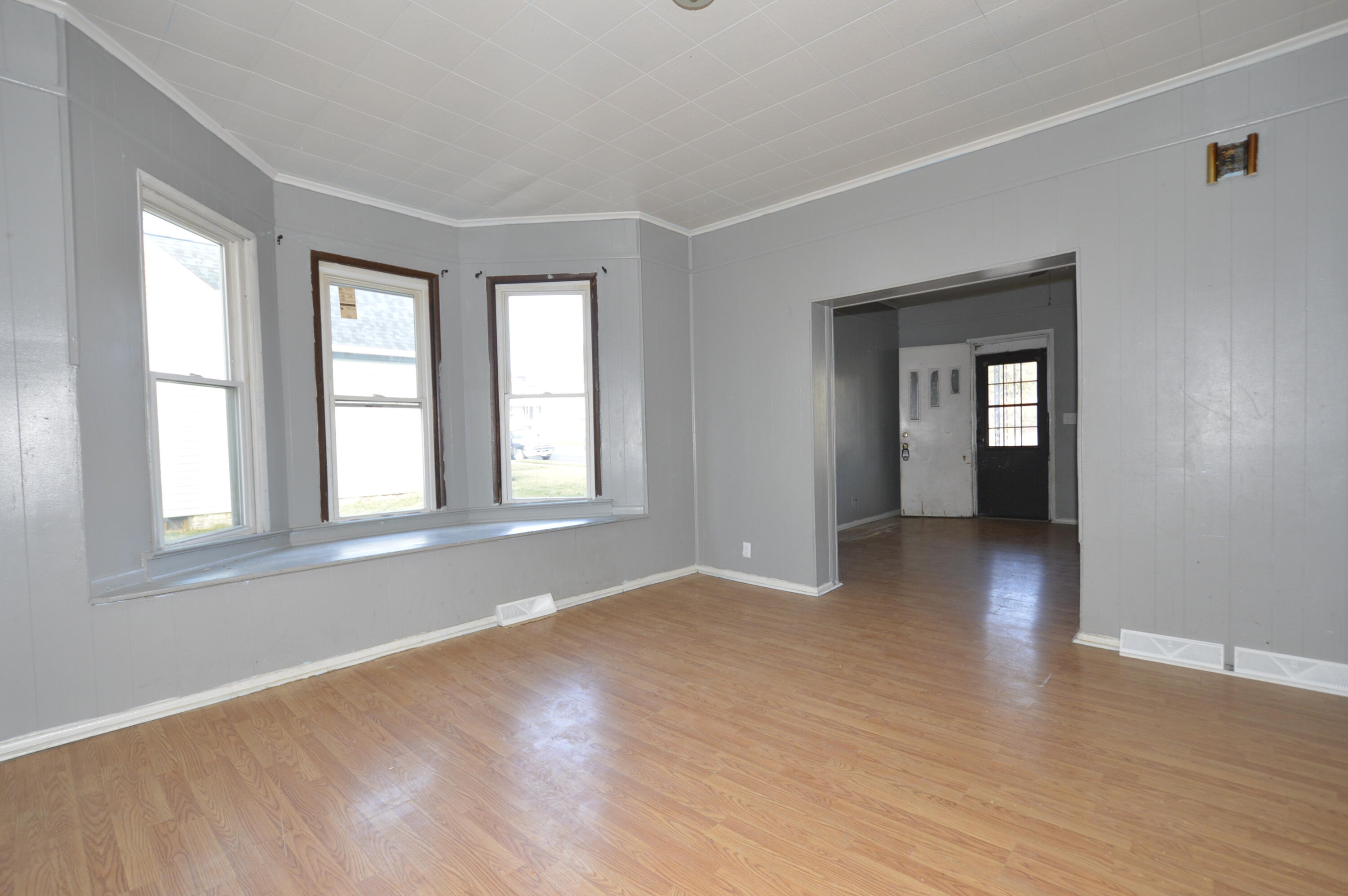 117 East Cecil Street Springfield, OH 45504 - Photo 8 of 27