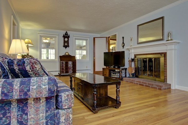 90 Pine Hill Road Ashland, MA 01721 - Photo 8 of 30