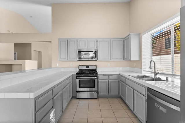 $749,999 | 39785 Spinning Wheel Drive, Murrieta, CA 92562