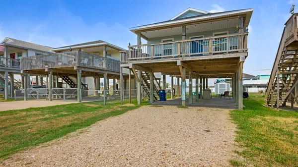 $335,000 | 1110 Treaty Drive, Surfside Beach, TX 77541