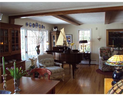 1207 Shore Road Cape Elizabeth, ME 04107 - Photo 11 of 24 Living Room.