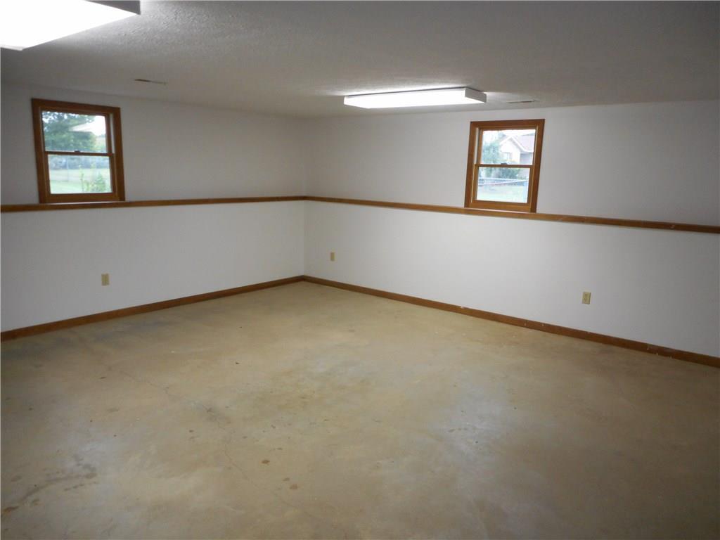 2512 Shrine Road Springfield, OH 45502 - Photo 17 of 43