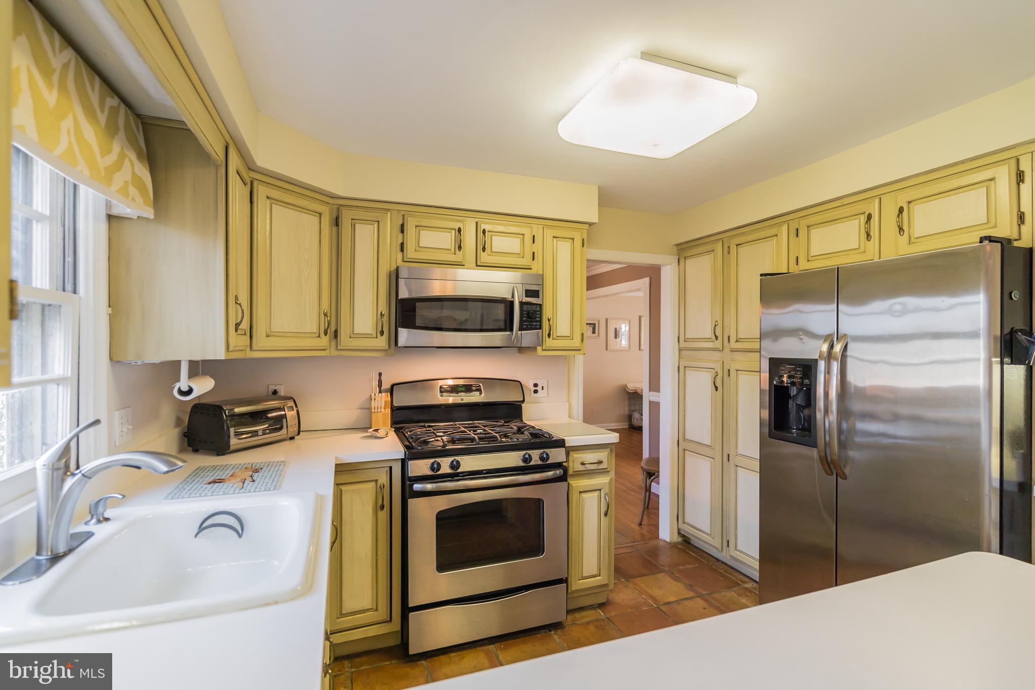 953 Cloverly Road Berwyn, PA 19312 - Photo 9 of 29