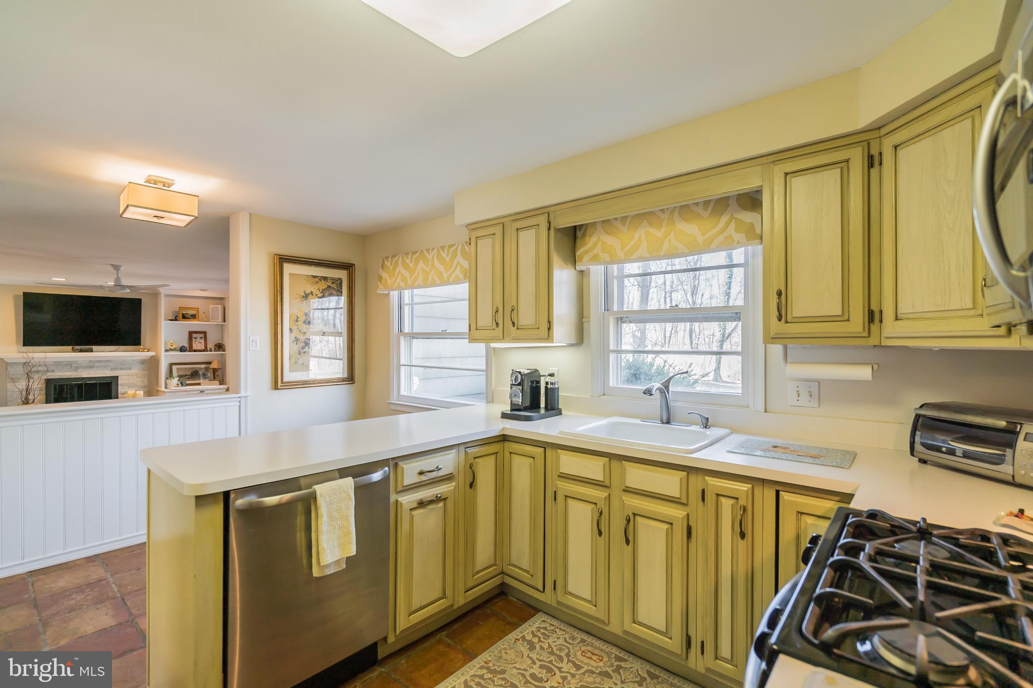 953 Cloverly Road Berwyn, PA 19312 - Photo 10 of 29