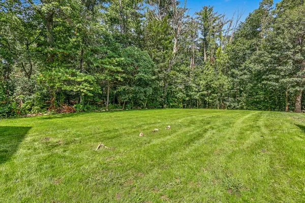 $849,900 | 7 B Lakeshore Drive, Georgetown, MA 01833