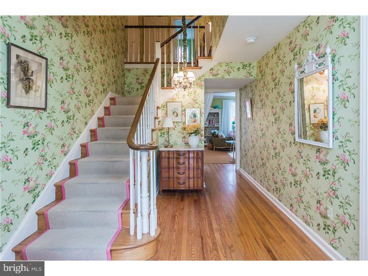 1017 South Leopard Road Berwyn, PA 19312 - Photo 2 of 22 Foyer