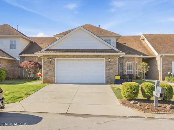 $479,900 | 278 Royal Oaks Drive, Maryville, TN 37801