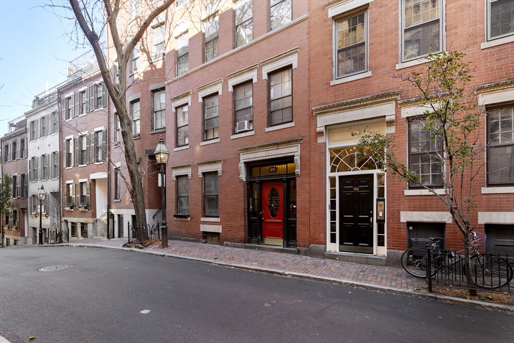 99.5 Myrtle Street, Unit 1 Boston, MA 02114 - Photo 11 of 12