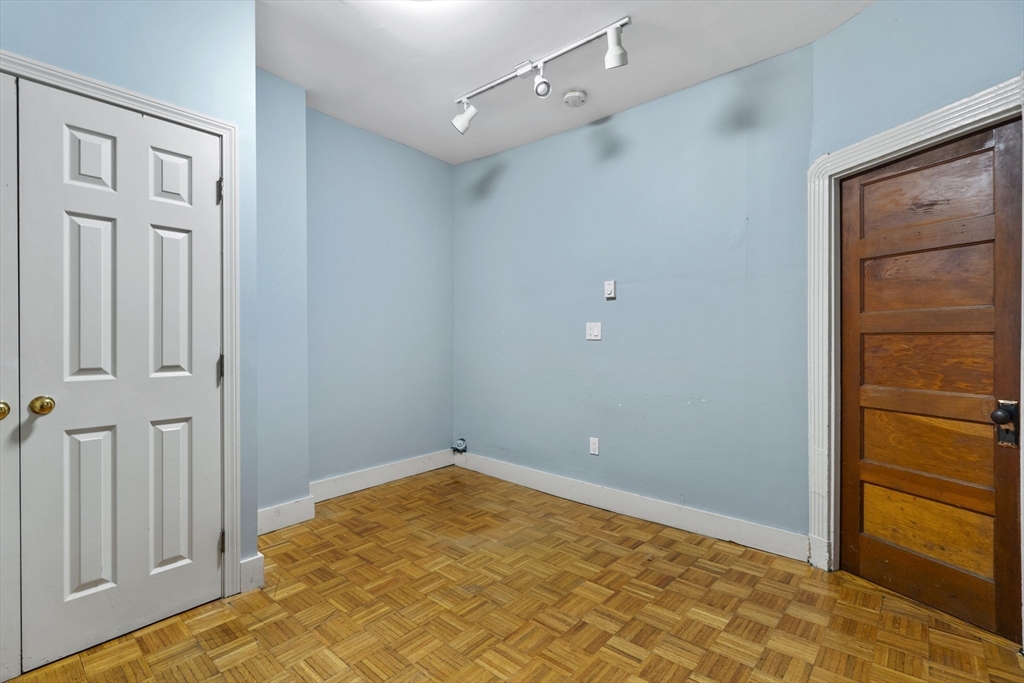 99.5 Myrtle Street, Unit 1 Boston, MA 02114 - Photo 4 of 12