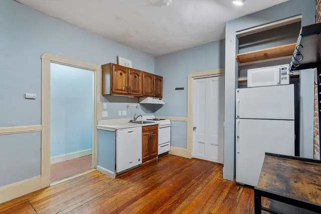 $2,700 | 99.5 Myrtle Street, Unit 1, Boston, MA 02114