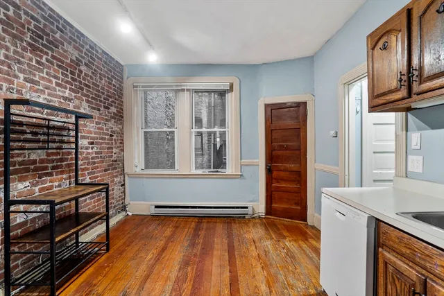 $2,700 | 99.5 Myrtle Street, Unit 1, Boston, MA 02114