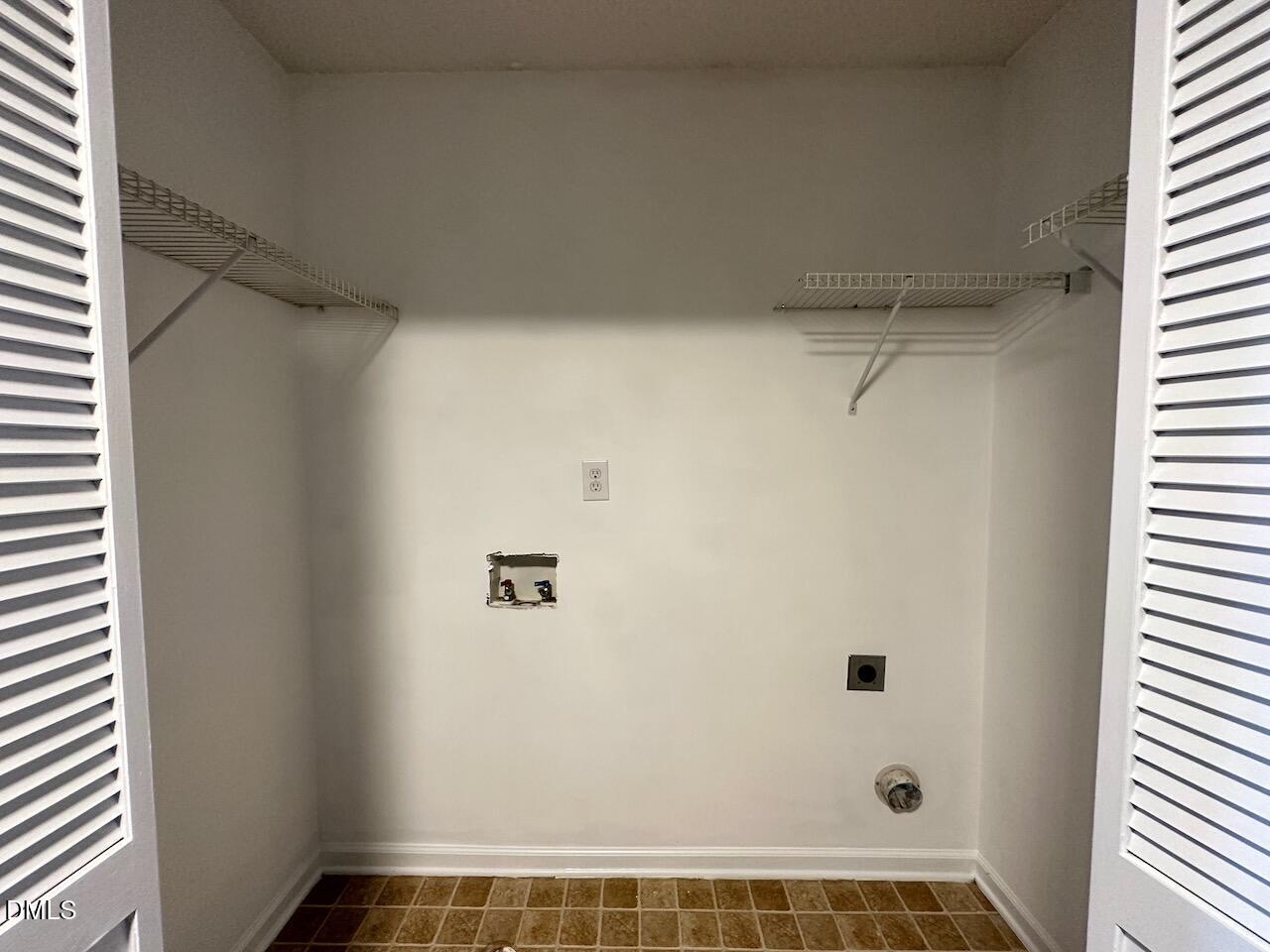 4617 Six Siblings Circle Raleigh, NC 27610 - Photo 26 of 35 a bathroom with a bathtub and shower