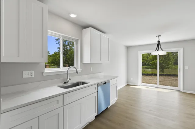 $321,500 | 31627 Augusta Drive, Unit 68, Romulus, MI 48174