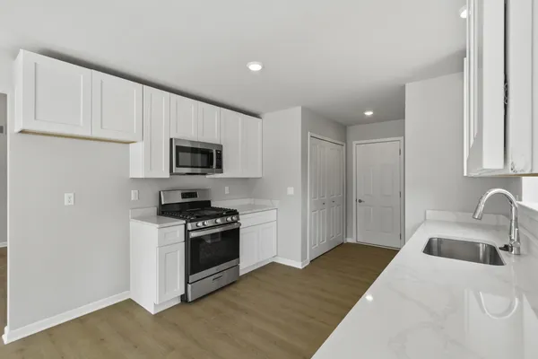 $321,500 | 31627 Augusta Drive, Unit 68, Romulus, MI 48174
