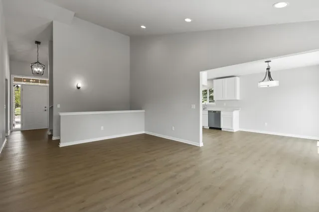 $321,500 | 31627 Augusta Drive, Unit 68, Romulus, MI 48174