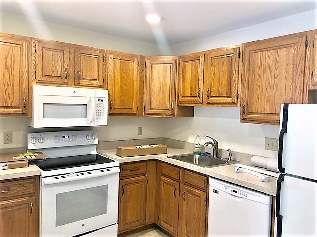 332 Parkside Road, Unit 13 New London, NH 03257 - Photo 3 of 10