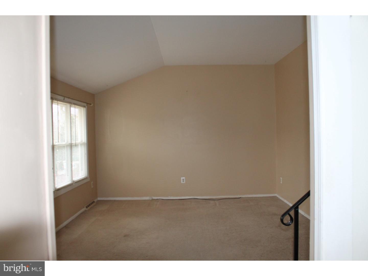 322 7th Avenue Lindenwold, NJ 08021 - Photo 5 of 25 Living Room