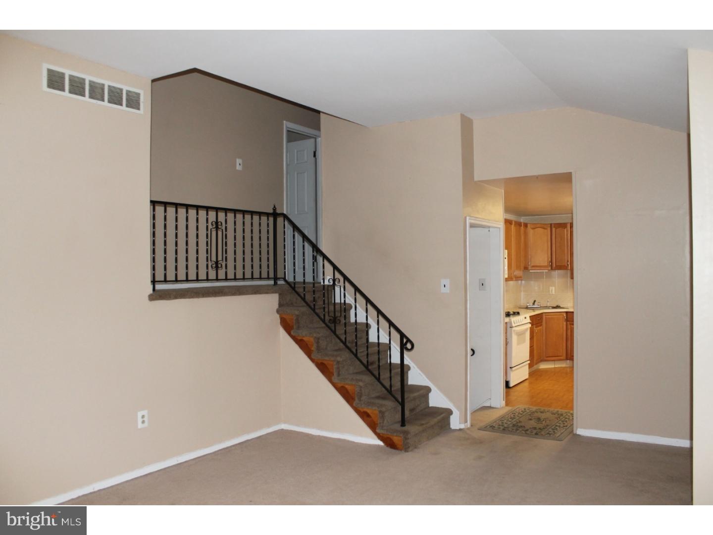 322 7th Avenue Lindenwold, NJ 08021 - Photo 7 of 25 Living Room
